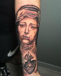 EDGAR ARECHIGA — Adornment