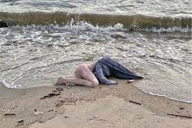 海灘驚見「半裸無頭女屍」沖上岸！遊客嚇壞報警真相超害羞| ETtoday國際新聞| ETtoday新聞雲
