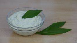 Wenn sie creme fraiche selber machen wollen, benötigt es ein wenig kochtalent, ein paar minuten zeit und ideen zur verwendung. Video Barlauch Creme Fraiche Selber Machen Ein Leckerer Dip Mit Feinem Knoblaucharoma