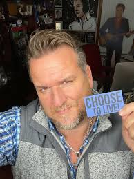 Missouri man urges others to get COVID vaccine from hospital bed