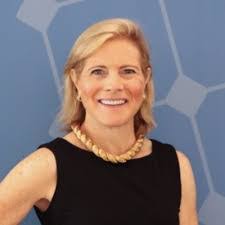 Jennifer Henrie's Instagram, Twitter & Facebook