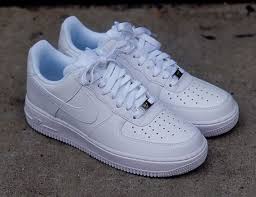Nike Air Force 1 Low White Microperf 4 Jpg 570 437 Schoenen Nike Schoenen Schoen Hakken