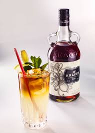 Voici l'une des marques de rhum les plus connues et les plus populaires : Cocktail Rhum Le Dark N Stormy