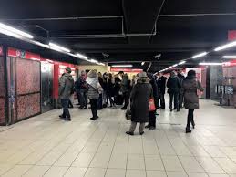 イタリアのミラノ駅地下鉄でジプシーの詐欺に遭ってお金が盗まれたのでその手口を解説