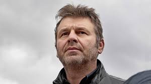 Ιδιαίτερα σκληρή ήταν η απάντηση που έδωσε ο απόστολος γκλέτσος στο σχόλιο του μέμου μπεγνή για τον γιώργο αγγελόπουλο και την ανακοίνωση της ένταξής του στο. Stilida News Apostolos Gkletsos H 18xronh Koykla Korh Toy Poso Moiazoyn Fwto