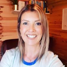 Jen Cameron's Instagram, Twitter & Facebook