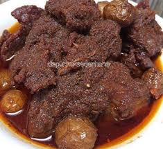 It has spread across indonesia to the cuisines of neighbouring southeast asian countries such as malaysia, singapore, brunei and the philippines. Resep Rendang Sapi Padang
