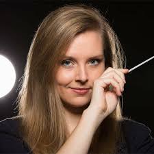 Kari Francis's Instagram, Twitter & Facebook