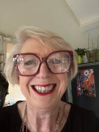 Twilight vampire abilities and personal moments discussion