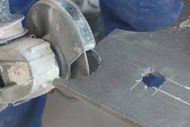 Ein bisschen komplizierter wird es, wenn runde ausschnitte an der fliese gemacht werden müssen. Fliesen Rund Schneiden Der Ausschnitt Am Fliesenrand Tipps Tricks Vom Fliesenleger Fliesen Legen Diybook At