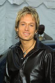 Keith lionel urban (born 26 october 1967 in whangarei, new zealand) is an australian country music singer, songwriter and guitarist whose commercial success has been mainly in the united states and. Keith Urban In 2001 The Shocking Transformations Of Your Favorite Country Stars Popsugar Celebrity Photo 18