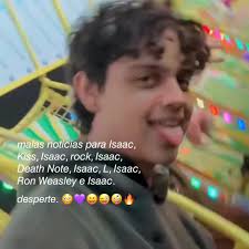 House of Zwide Maria and Isaac Kissing