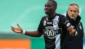 All information about sturm graz (bundesliga) current squad with market values transfers rumours player stats fixtures news. Sk Sturm Graz Lask Die Bundesliga Im Tv Und Livestream Sehen