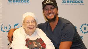 Your current browser isn't compatible with soundcloud. 88 Year Old Woman With Terminal Illness Meets And Flirts With Luke Bryan Abc News