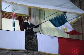El gobernador de michoacán, silvano aureoles conejo, informó que michoacán esta pasando por una situación muy compleja respecto a los incrementos. Silvano Aureoles Da Su Primer Grito De Independencia Encuentro De Michoacan
