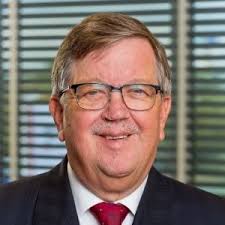 Do Fuel Cell Vehicles need an Elon Musk?