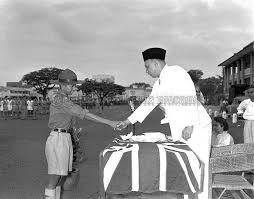 Sultan abu bakar only managed to reclaim it in 1948 and once again, renamed it to istana kota beram as his temporary residence. 1953 Sultan Abu Bakar Koleksi Gambar Klasik Nusantara Facebook