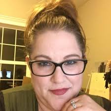 Amber Everett's Instagram, Twitter & Facebook