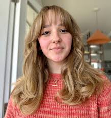 Caramel and toffee tones with a fresh set of great lengths extensions 🙌🏻  Service- gloss, half head extensions and cut and style