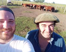 franmaderoo y @ricardo.grigoli marcando 💪🙌 ¿En qué parte de Argentina  creen que fueron estas imágenes? 🧐 #Hereford #PolledHereford #Argentina  #ElegiHereford