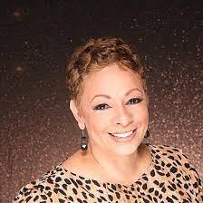 Brenda Gee's Instagram, Twitter & Facebook