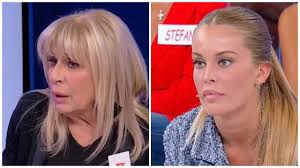 Una dichiarazione, un bacio e. Uomini E Donne Oggi Non Va In Onda Quando Torna