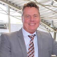 Omdat het voor het goede doel is en wij trots zijn dat onze dochter samen  met haar collega's zich ook buiten werk inspannen voor de strijd tegen  kanker