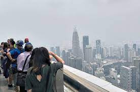 Last minute hotels in kuala lumpur. Sightseers Unfazed By Moderate Haze The Star