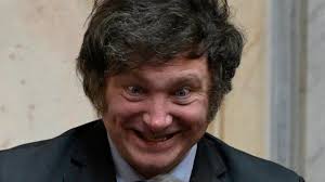 Milei vieta il linguaggio inclusivo in Argentina: ecco perché sbaglia