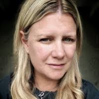 Dee Purdy's Instagram, Twitter & Facebook