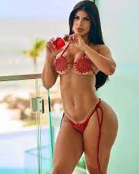 Claudia Mustelier - Free sexy pics, galleries & more at Babepedia