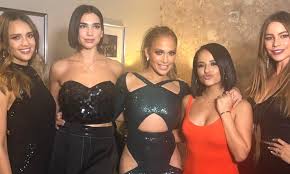 Selena gomez et adidas neo label présentent leur collection printemps/été 2015. Jennifer Lopez Hangs Out With Selena Gomez Jessica Alba Dua Lipa And Sofia Vergara Backstage Daily Mail Online