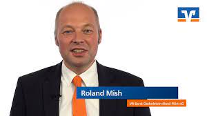 Im rahmen ihres sprachkurses verstarkte vr bank ostholstein. Roland Mish Vr Bank Ostholstein Nord Plon Eg Firmen Und Geschaftskundenservice Youtube