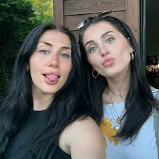 Hannah & Emma (@hannahandemmaofficial) • Instagram photos and videos