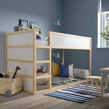 Mit den kinderhochbetten von ikea gewinnst du mehr platz im kinderzimmer sei es für geschwister oder übernachtungsgäste. Kura Bett Umbaufahig Weiss Kiefer 90x200 Cm Ikea Deutschland
