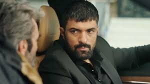 Io Sono Farah Anticipazioni 19 dicembre 2025: Tahir spara a Mehmet, Farah prende le distanze da