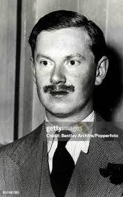 Evelyn Waugh's Instagram, Twitter & Facebook