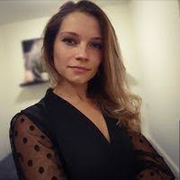 Laura Teves's Instagram, Twitter & Facebook