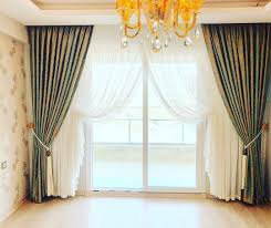 Son Yillarin Vazgecilmezi Kravaza Perde Kenar Fon Kombinasyonu Ile Guncelleniyor Yasamhomeperde Perde Evdekorasy Home Decor Curtains Home