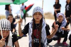 Langit kelam dipenuhi asap hitam. 89 Ide Palestina News Israel Yerusalem Mogok Makan