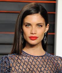 Sara sampaio bio, age, family, siblings, and childhood. Sara Sampaio Su Vida Su Carrera Y Todo Sobre Como Alcanzo La Fama Vogue Mexico Y Latinoamerica