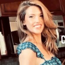 Stephanie Simons (@Stephinomenal)