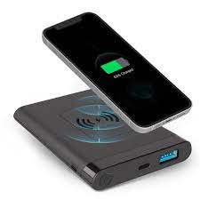 Phones are the most obvious device to recharge during a long day out but you may. 5 W Kabellose Powerbank Mit Usb Und Typ C Ausgangen