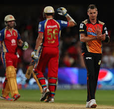 Bhuvneshwar kumar vs ab de villiers. Pepsi Ipl 2014 Match 24 Rcb V Srh Cricket Photos Upcric Com