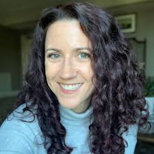 Danielle Hirt's Instagram, Twitter & Facebook