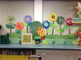 Inspire students with bright colors, classroom themes and fun classroom ideas. Kindergarten Garden Themed Classroom Decorations Novocom Top