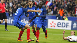 Facebook officiel de n'golo kanté, footballeur professionnel à chelsea football club et. N Golo Kante And Dimitri Payet Score As France Cruise Past Russia Eurosport
