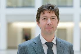 Coronavirus update | podcast mit virologe christian drosten. Prof Dr Christian Drosten Award For Outstanding Achievements In Science Communication Eurekalert Science News
