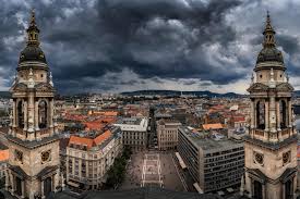 Hatalmas Botrany Az Erste Bank Fotopalyazata Korul In 2020 With Images Foto Fotosok