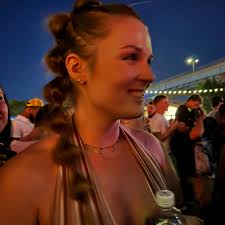 🦦🦋🏕️☀️🍄 (@river.allbritton) • Instagram photos and videos